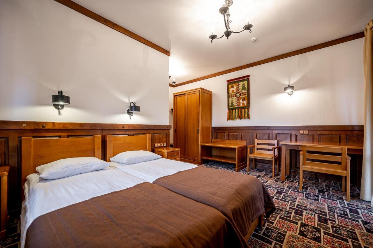 Tatariv DeLuxe Hotel Bagian luar foto