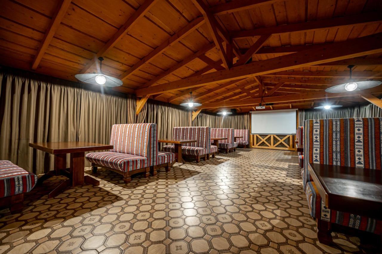 Tatariv DeLuxe Hotel Bagian luar foto