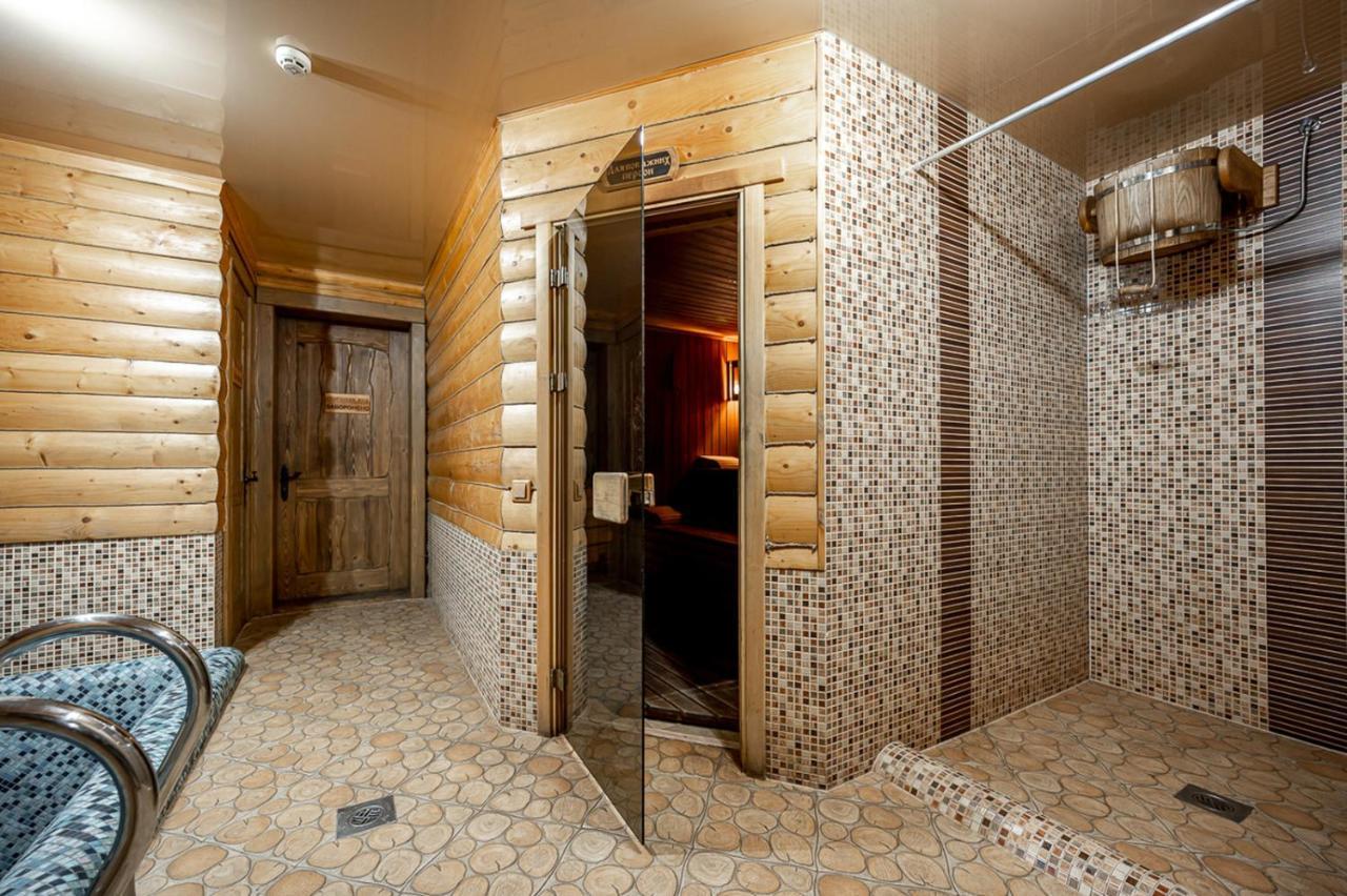 Tatariv DeLuxe Hotel Bagian luar foto